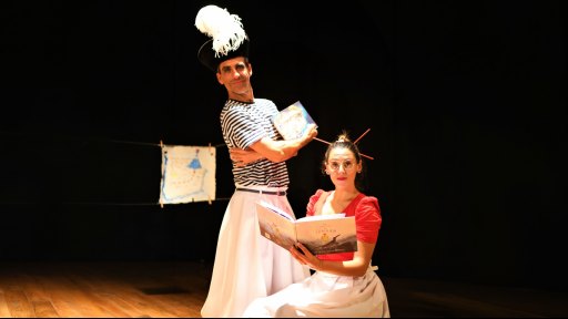 Cartel de TANAKA Y LA ISLA DE LAS PÁGINAS EN BLANCO — Teatro Echegaray, Málaga